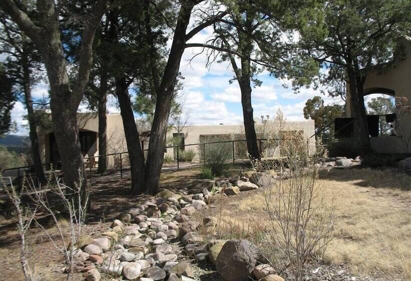 فندق Bear Mountain Lodge