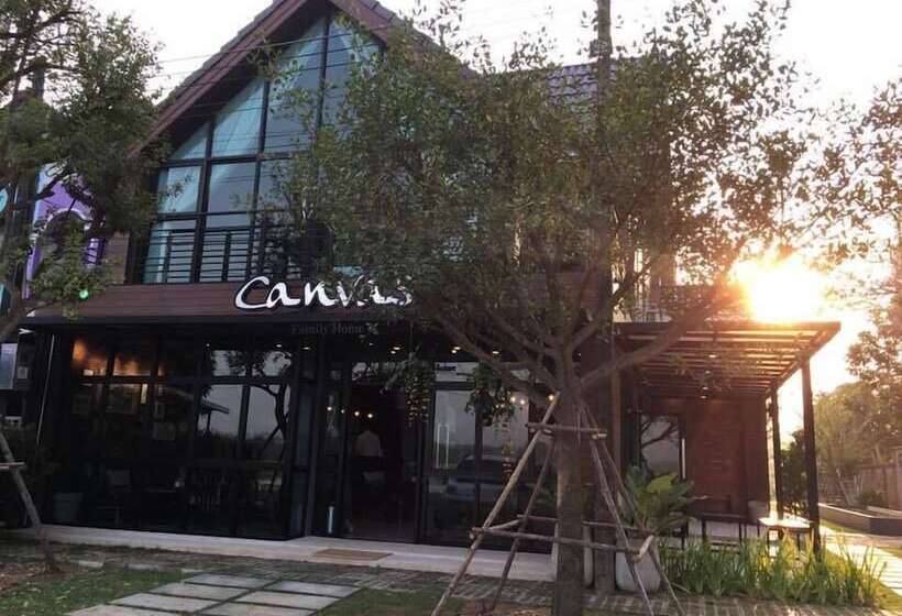 호텔 Canvas Family Home