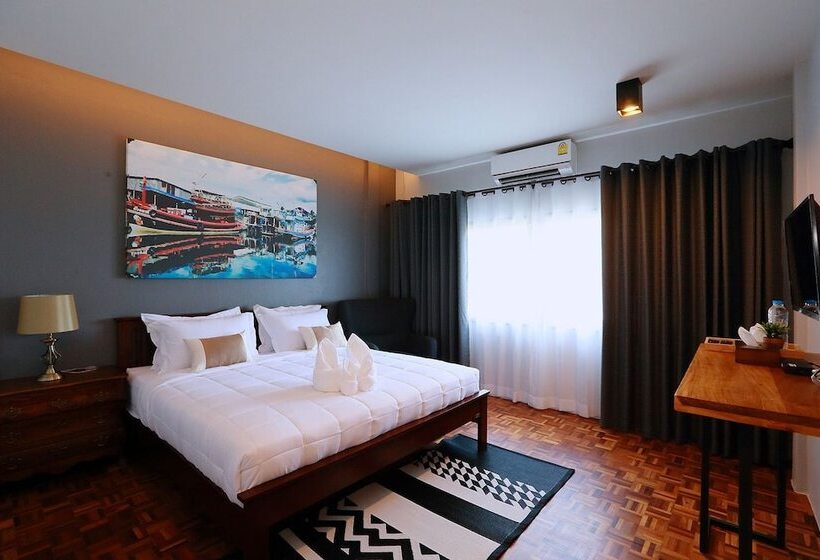 호텔 Canvas Family Home