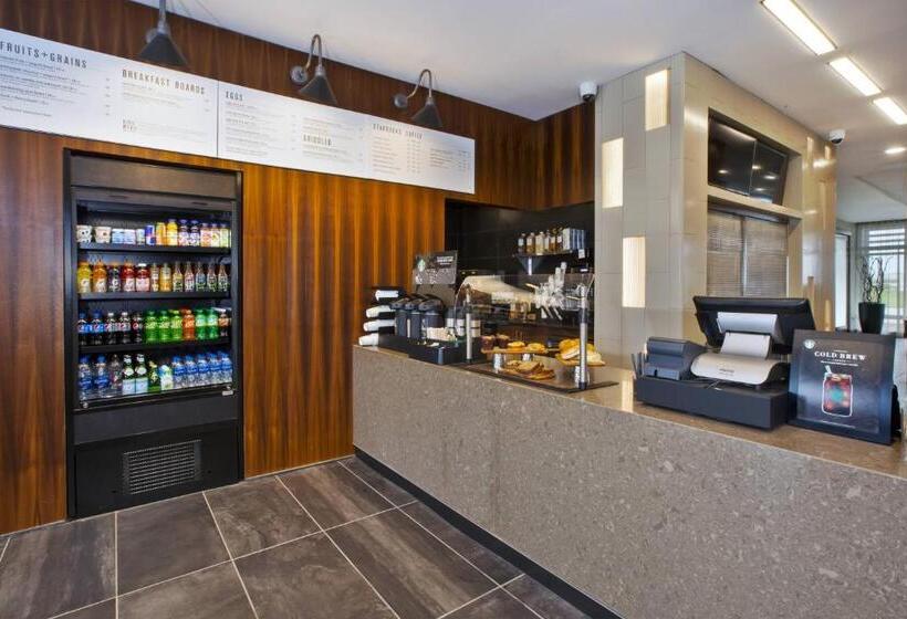 فندق Courtyard By Marriott St. Joseph Benton Harbor