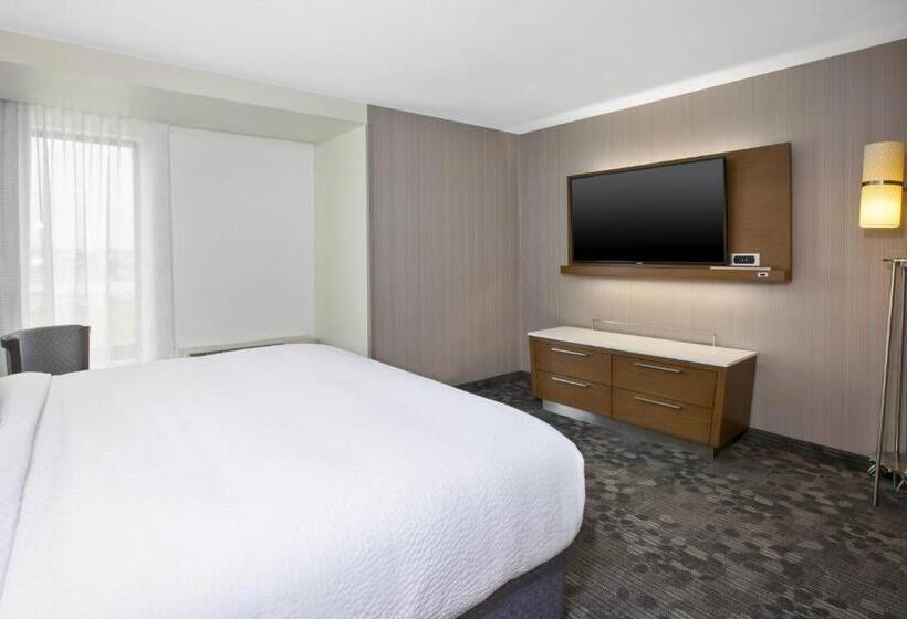 فندق Courtyard By Marriott St. Joseph Benton Harbor