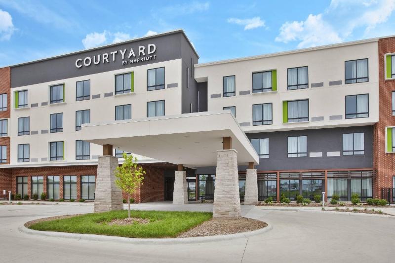 فندق Courtyard By Marriott St. Joseph Benton Harbor