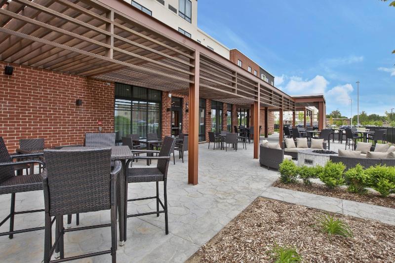 فندق Courtyard By Marriott St. Joseph Benton Harbor