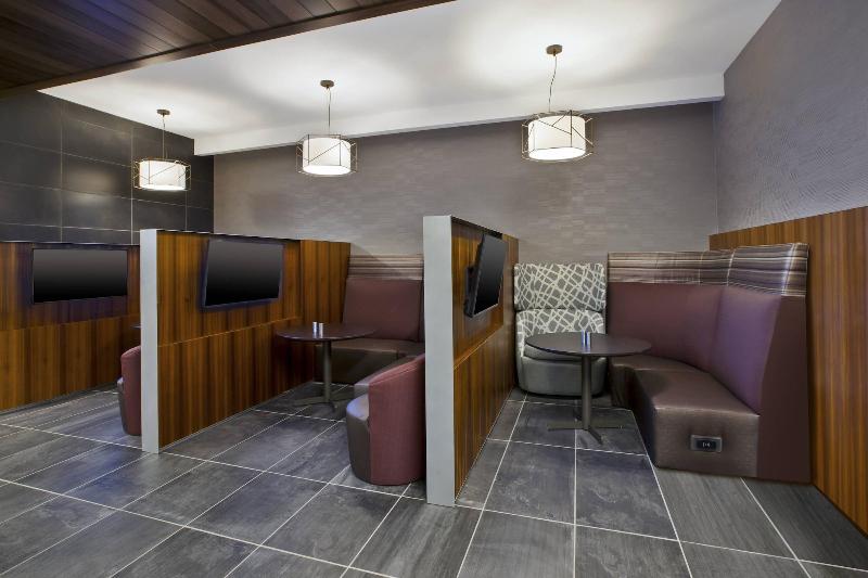 فندق Courtyard By Marriott St. Joseph Benton Harbor