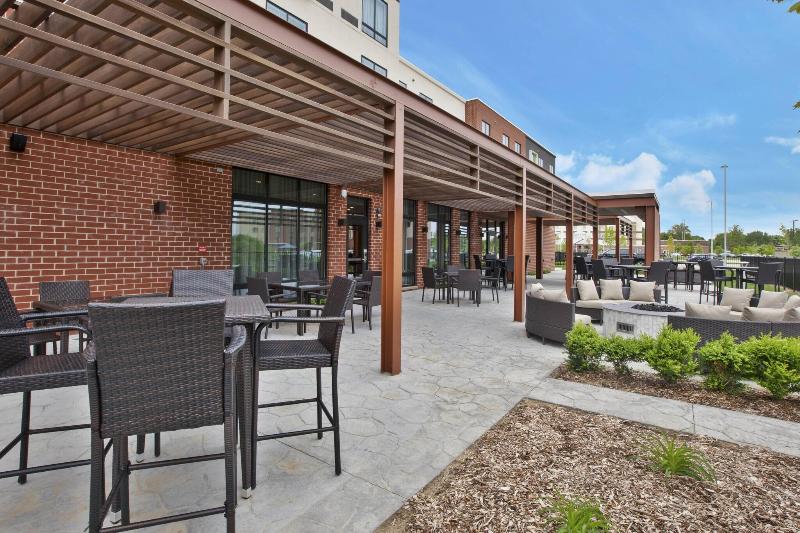 فندق Courtyard By Marriott St. Joseph Benton Harbor