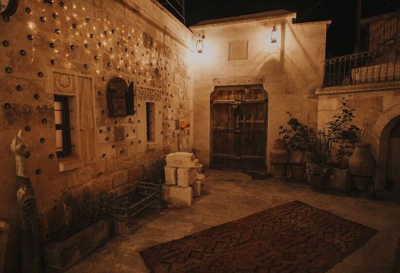 هتل Eagle Cave Inn