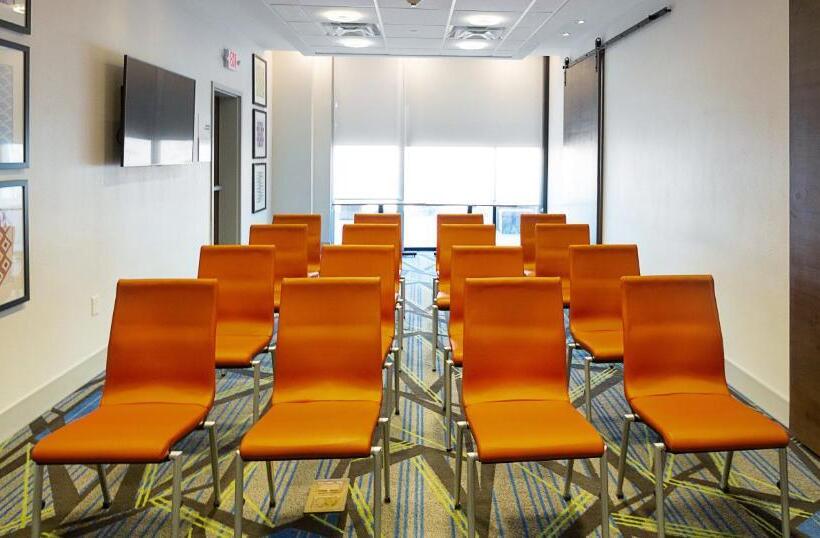 فندق Holiday Inn Express & Suites   Wentzville St Louis West, An Ihg