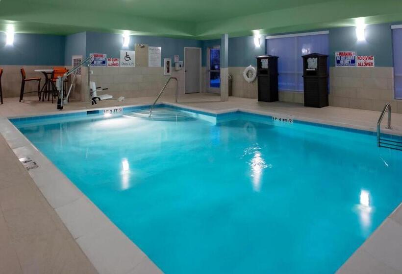 Отель Holiday Inn Express & Suites Wilmington West Medical Park, An Ihg