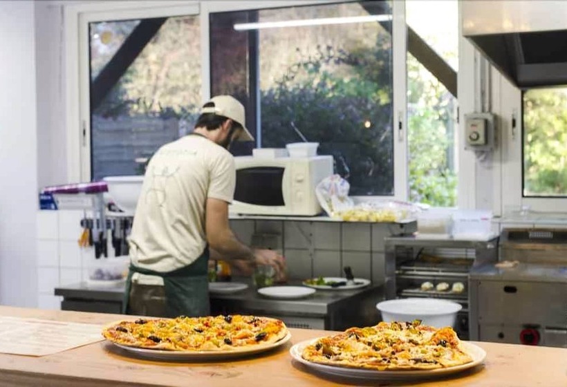 هتل Huttopia Saumur