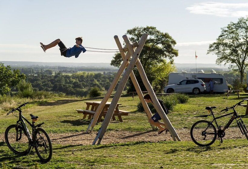 هتل Huttopia Saumur