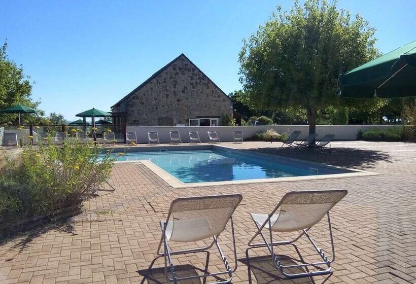 هتل Huttopia Saumur