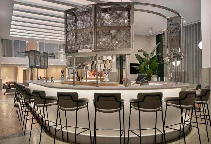 Отель Indigo Williamsburg Brooklyn, An Ihg