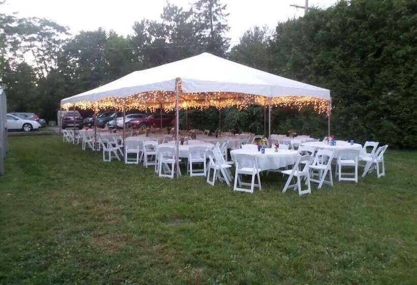 호텔 Lake Huron Lodge