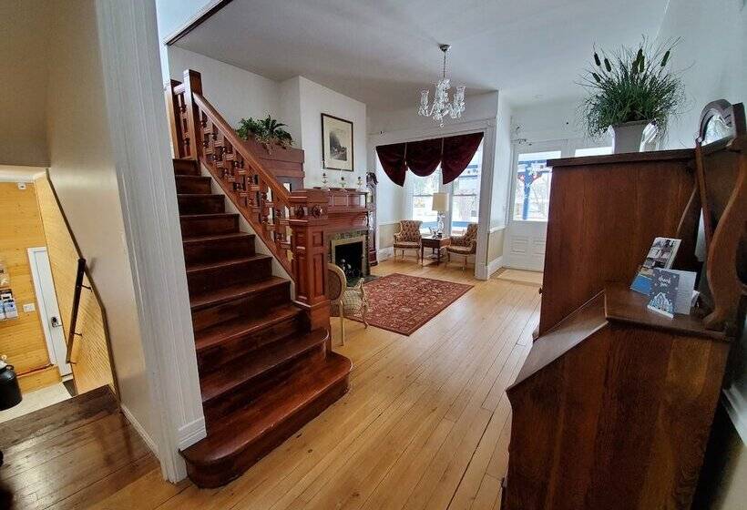 호텔 Lake Huron Lodge