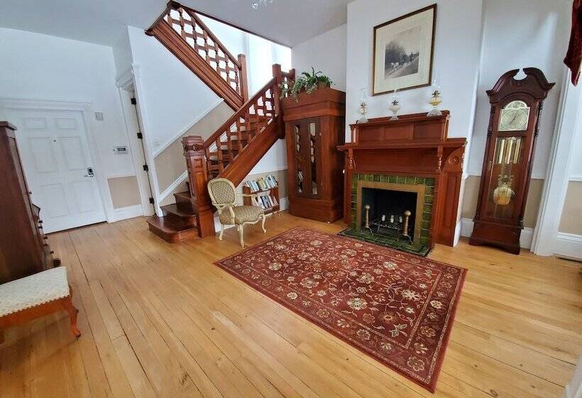 호텔 Lake Huron Lodge