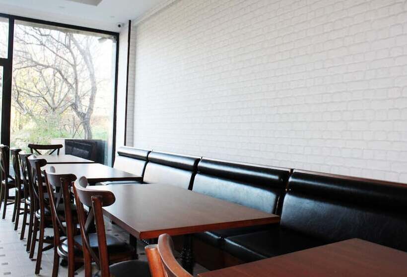 בית מלון כפרי Maidos Suites