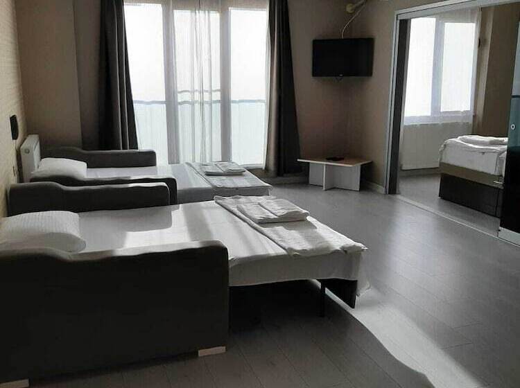 בית מלון כפרי Maidos Suites