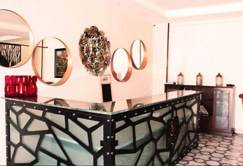 בית מלון כפרי Maidos Suites