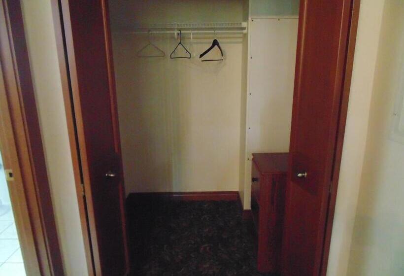 فندق Manresa Castle