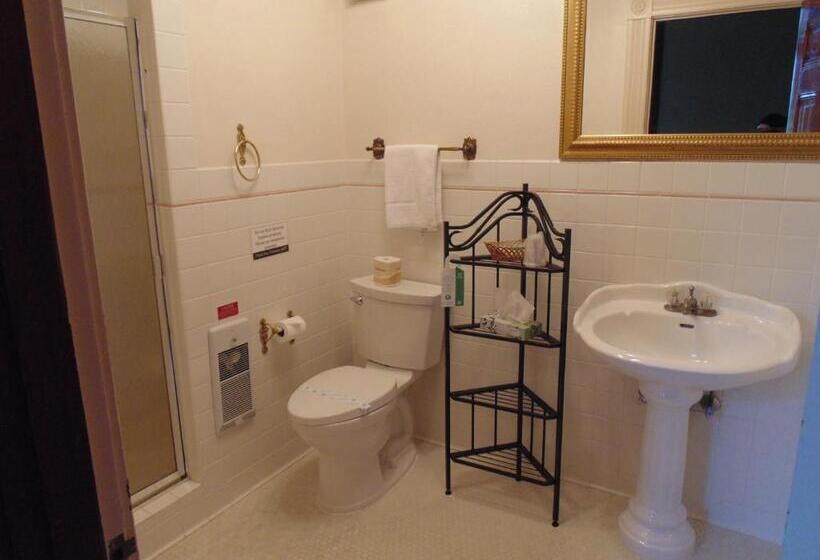 فندق Manresa Castle