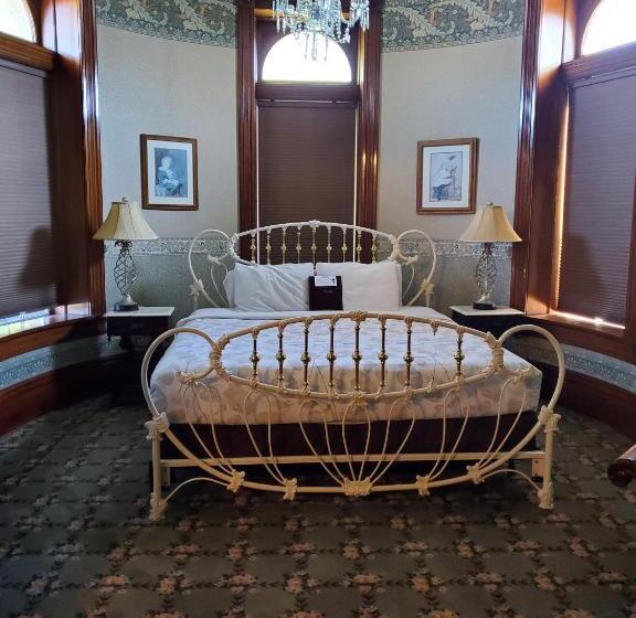 فندق Manresa Castle