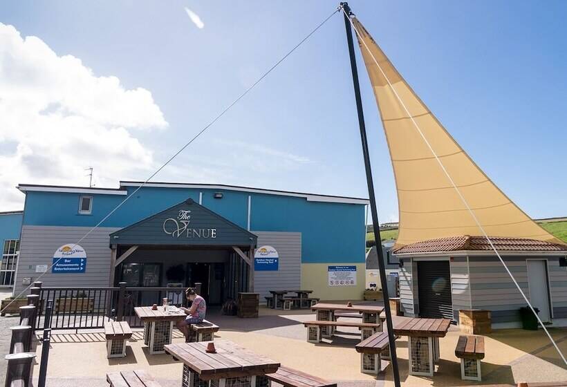 Отель 170 Newquay Bay Resort