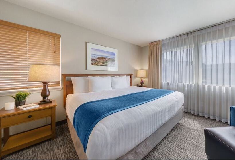 Отель Overleaf Lodge And Spa