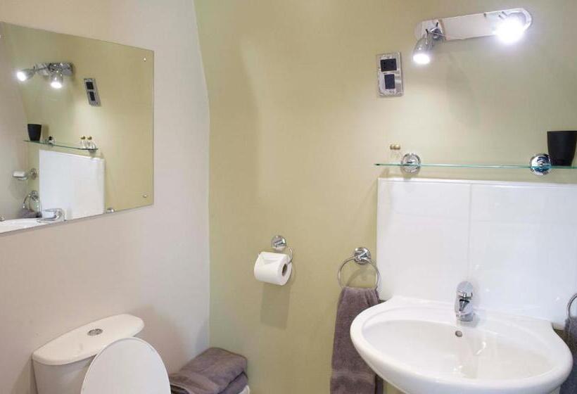 Отель Rose And Crown