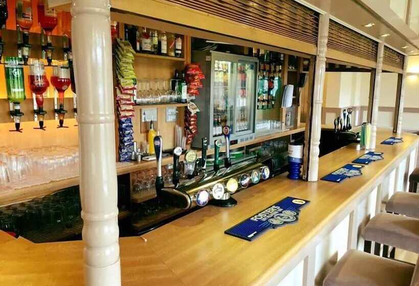 Отель Royal Grosvenor