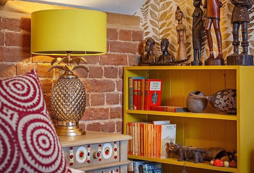 酒店 The Dial House