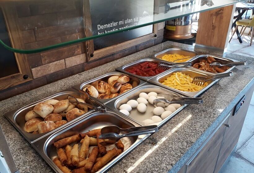 هتل The Sarigerme Inn