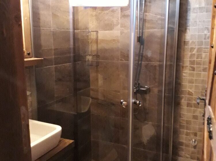 هتل The Sarigerme Inn