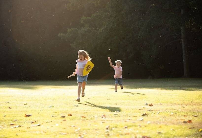 Warwick Castle Hotel And Knight S Village