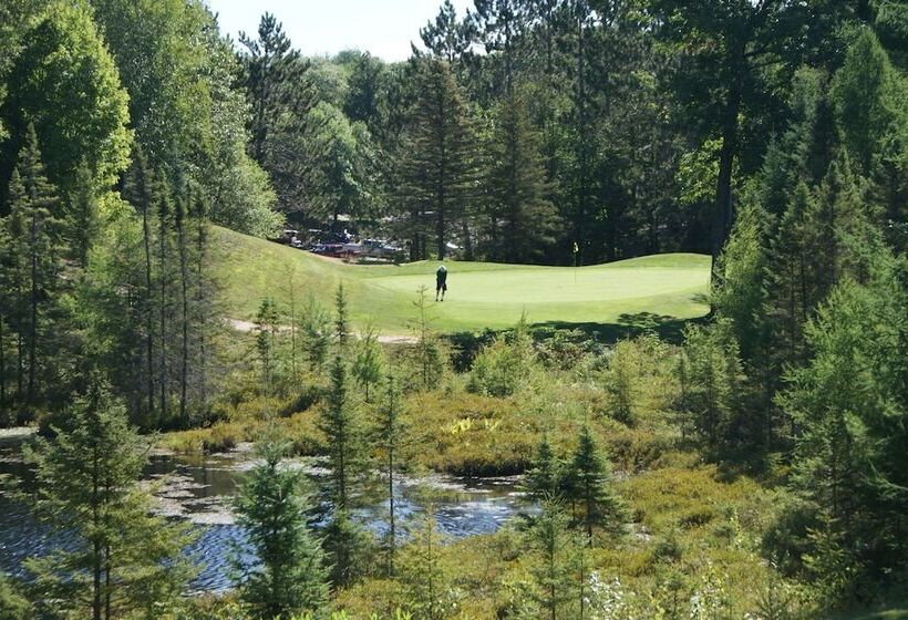 Lakewoods Resort & Lodge