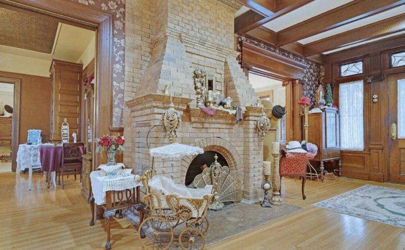 Mathis House, A Victorian Bed & Breakfast And Tea Room At 600 Main