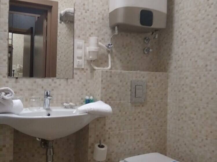 Mini Hotel Tchaykovskyi