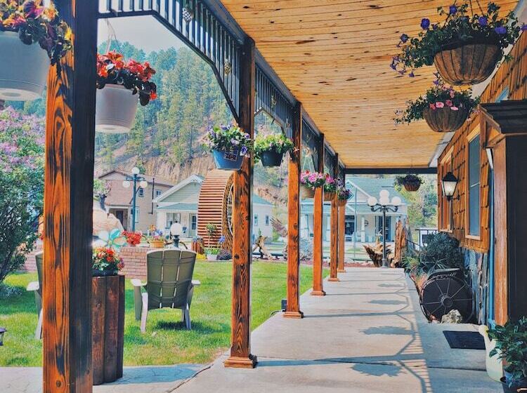 Мотель Cedar Wood Inn