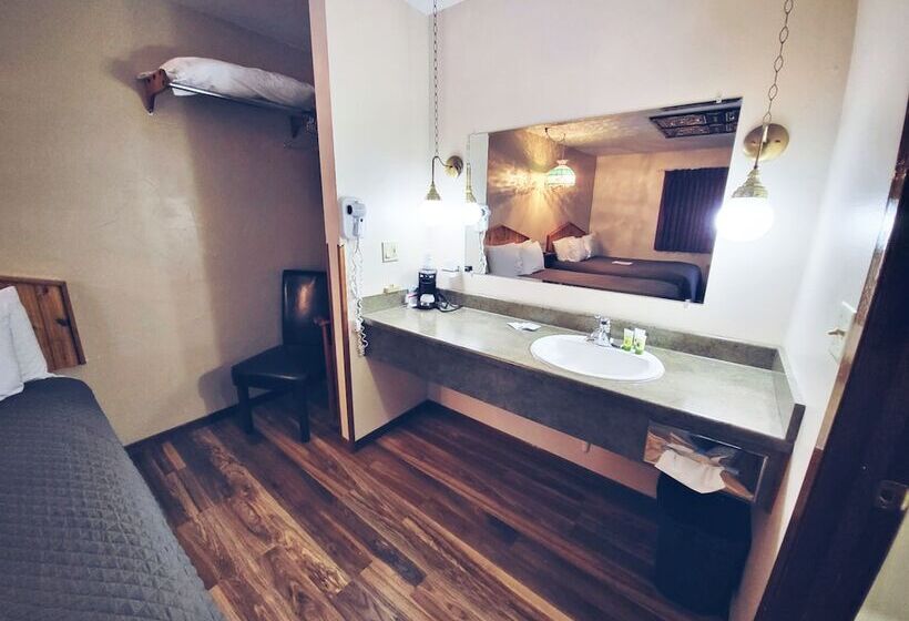 Мотель Cedar Wood Inn