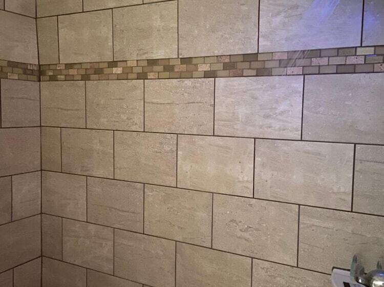 汽车旅馆  Delux Inn