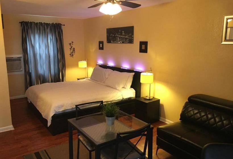 汽车旅馆  Delux Inn