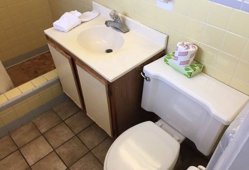 فندق على الطريق Economy Suites