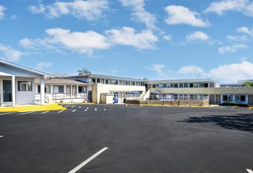 فندق على الطريق Sea Rock Inn  Long Beach