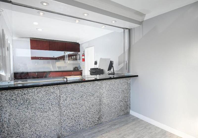 فندق على الطريق Sea Rock Inn  Long Beach