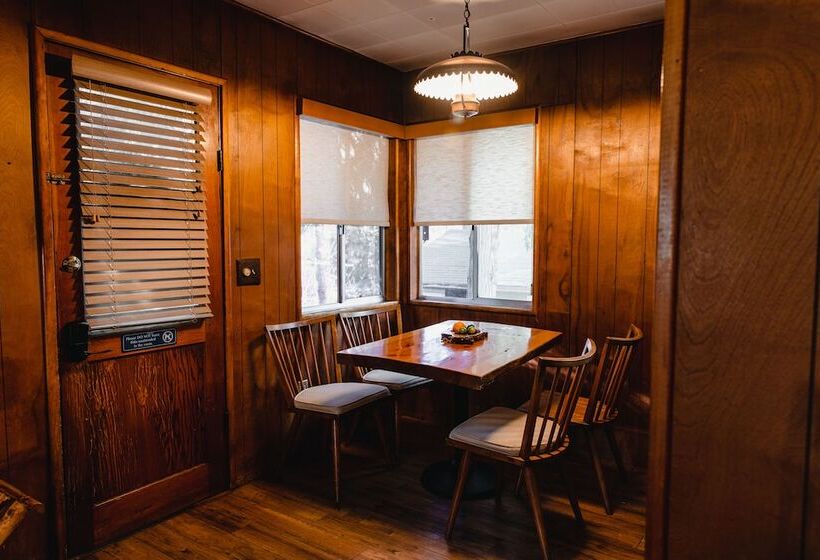 모텔 The Fireside Inn