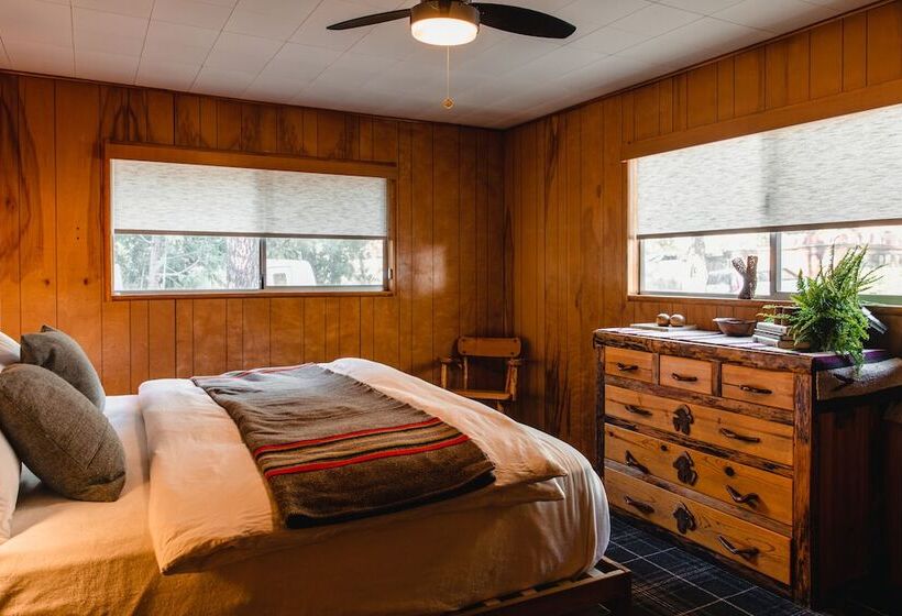 모텔 The Fireside Inn