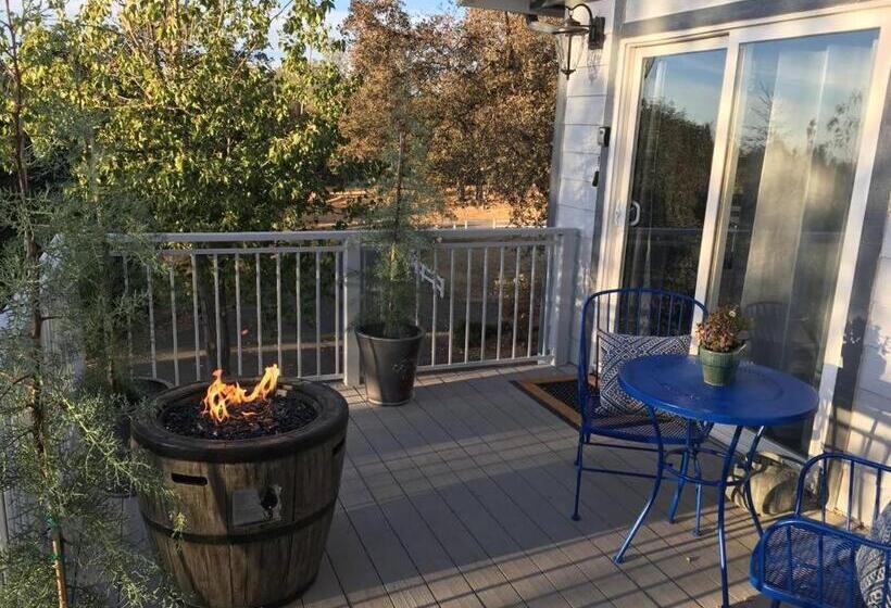 Papillon Cellars   The Loft