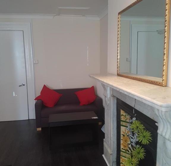 פנסיון Landguard House Bed Only