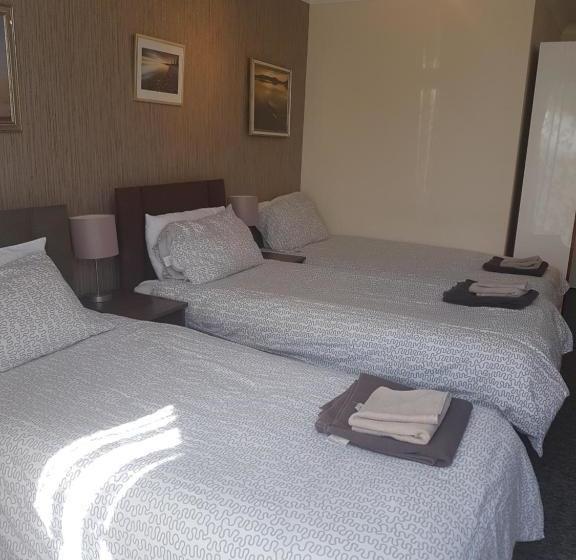 פנסיון Landguard House Bed Only