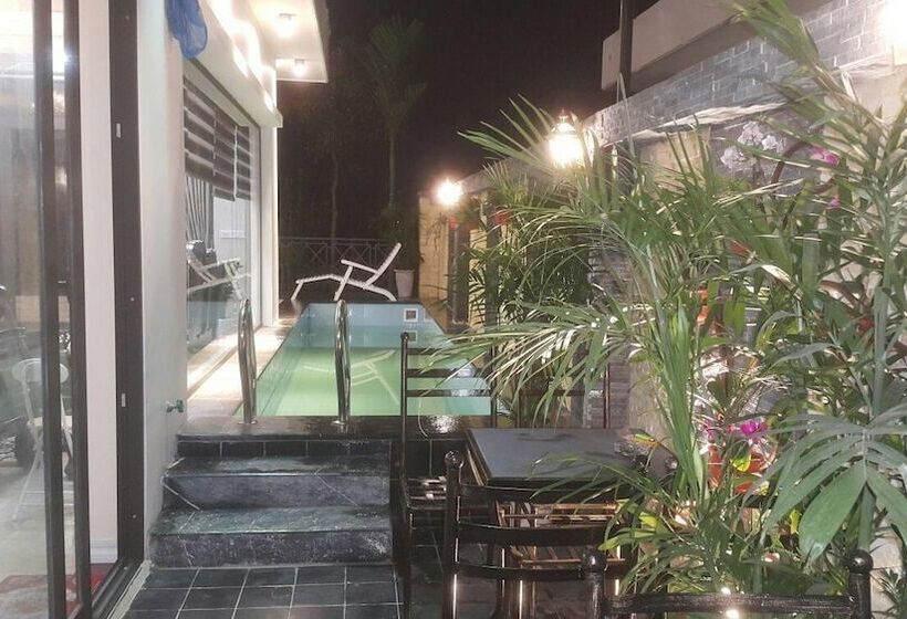 پانسیون Monza Villa