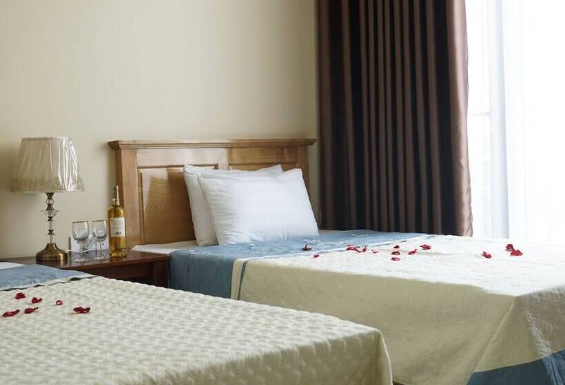 پانسیون Monza Villa